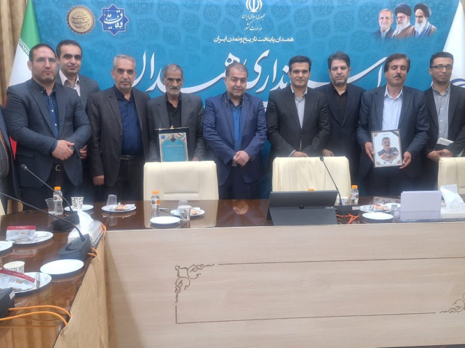 بررسی چالشهای اقتصادی و عملکرد حزب ندای ایرانیان در همدان با حضور معاون هماهنگی و پیگیری نهاد ریاست جمهوری