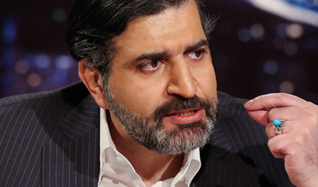 چرا باید احمدینژاد آزاد باشد اما خاتمی نه