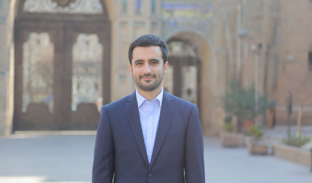 اصلاحطلبی و اصولگرایی به شعارهایی برای کسب قدرت تبدیل شده اند / اصلاحطلبی و اصولگرایی که نتیجهاش رفاه و آسایش مردم نباشد چه اهمیتی دارد؟